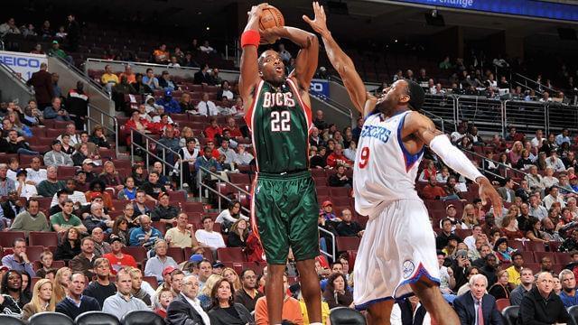 而遭受巨额 而遭受巨额