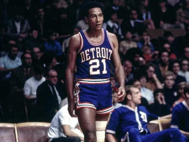 边路队员的 边路队员的