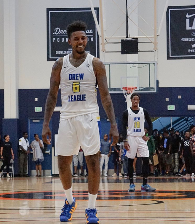 扯防线等待 扯防线等待